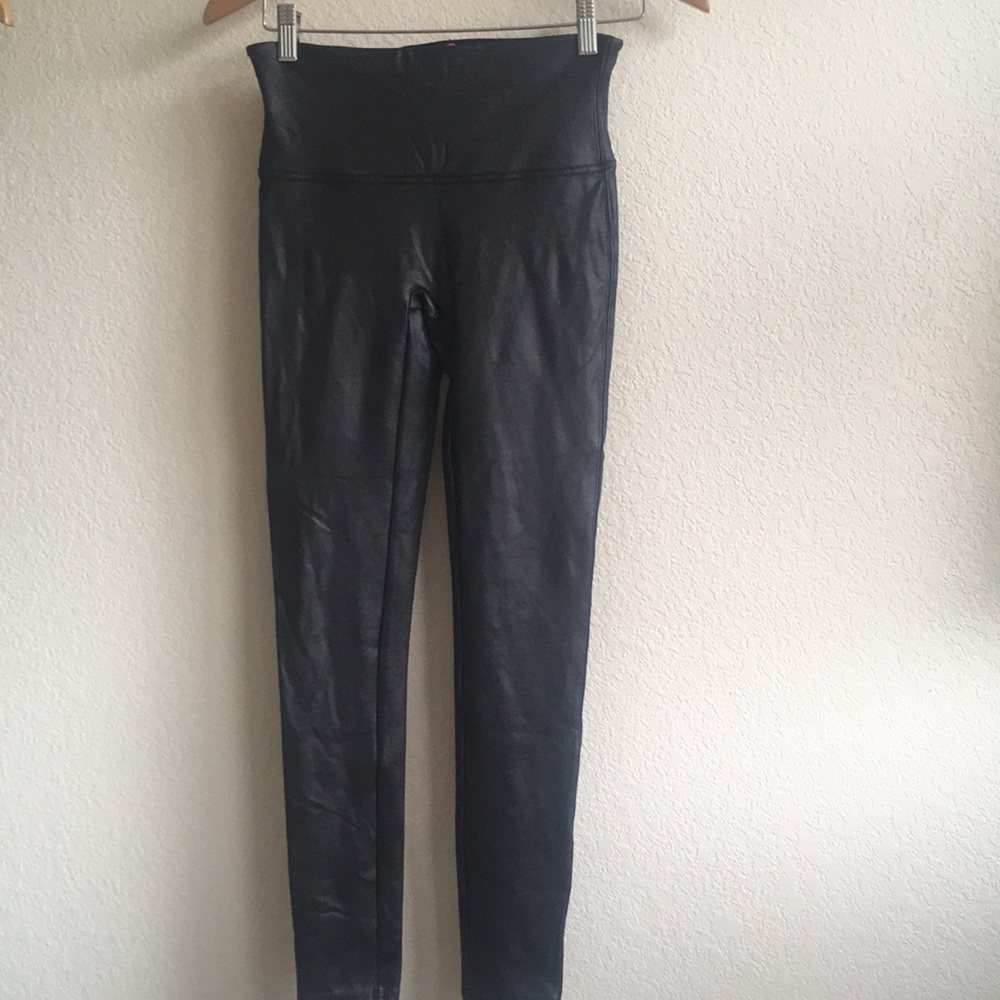 Spanx Faux leather leggings size M